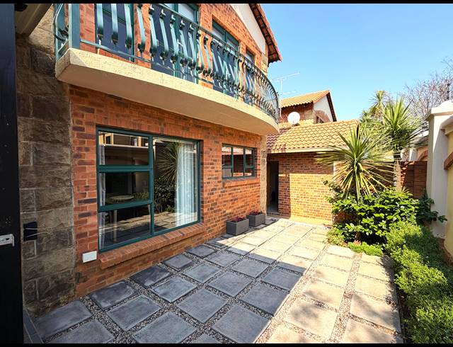 3 BEDROOM SECTIONAL TITLE FOR SALE IN MEYERSDAL